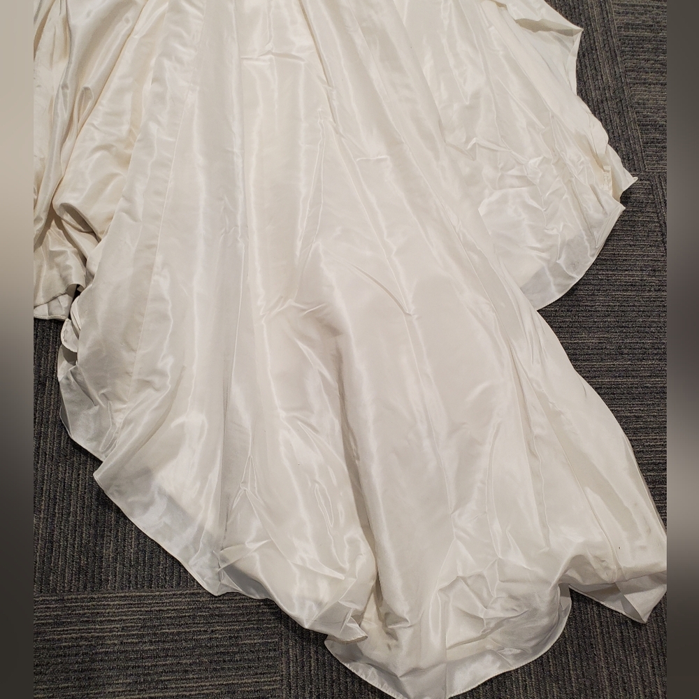 Maggie Sottero Wedding Dress sz 10 - Picture 10 of 16
